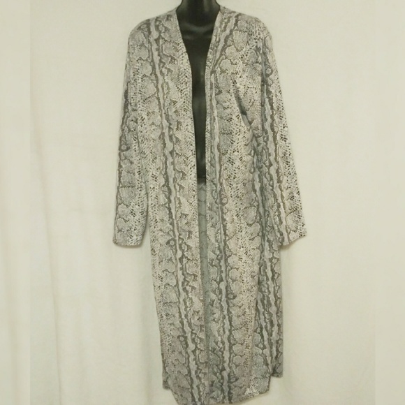 Boohoo Plus Tops - Boohoo Plus Snake Print Kimono Size 24